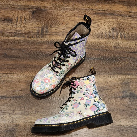 Doc Martens floral combat boot - Picture 2 of 7